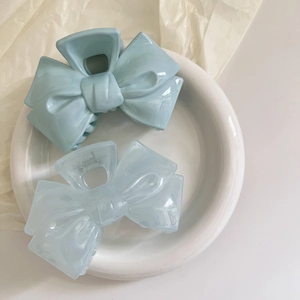 Haarklammer-Set mit blauen Schleifen, Marmortextur und mattem Finish für Damen