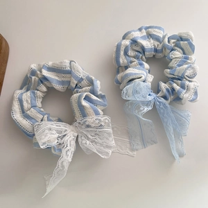 Chouchou à Rayures Bleues Avec Nœud en Dentelle Tissu Élastique Élastique à Cheveux pour Femme Fille Style Balletcore