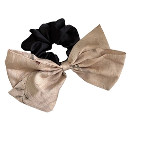 Elegant Chinese style oversized beige bow scrunchie with vintage ink floral patterns