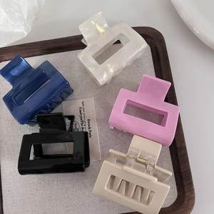 Set of 5 minimalist square acetate hair claws in blue, pearl, pink, black and beige