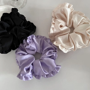 Oversized Satin Ruffled Scrunchie Elegant Pleated Elastic Hair Tie For Women Solid Color Fashion Accessories Daily Wear