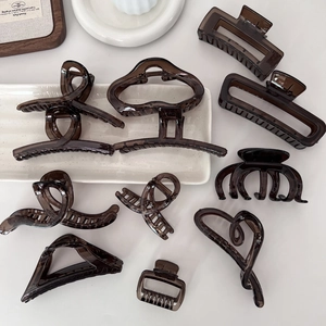 French Vintage Amber Brown Hair Claw Clip For Women Large Geometric Resin Shark Clip Non-Slip Hair Accessory Hair Fixing