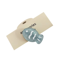 Pinza de pelo de pez azul brillante con patrones de olas para niñas dulces