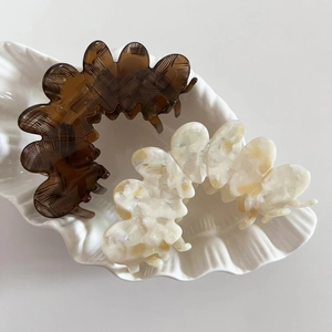 Elegant Large Petal Acetate Hair Claw Wave Shape Handmade Shark Clip For Women Back Of Head Hair Bun Accessories