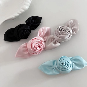 Eleganter Satin 3D Rosen Haarklammer Für Damen Handgefertigter Stoff Federklammer Haarschmuck Hochzeit Party Dekoration