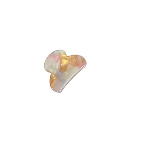 Mini molletta per capelli in acetato con motivo marmorizzato rosa e oro perlato