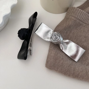 Ensemble élégant de pinces à cheveux nceud rose en cuir noir et métal argenté chic