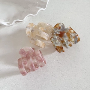 Lot de trois pinces à cheveux en acétate marbré rose crème et ambre style coréen