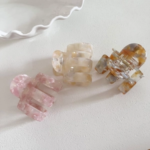Lot de trois pinces à cheveux en acétate avec motif marbré pour coiffures élégantes