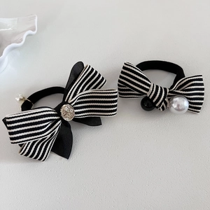 Lot de chouchous à nœuds rayés noir et blanc de style français avec perles et breloque dorée
