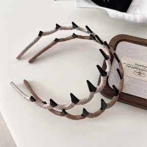 Fabric Wrapped Spiky Headband Korean Punk Gothic Style Non-slip Hair Hoop Toothed Fluffy Skull Top Headwear For Women