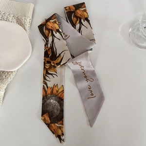 Foulard à Cheveux Long en Satin Imprimé Tournesol Style Français pour Femmes Bandeau Élégant Ruban de Sac Foulard Imprimé Lettres