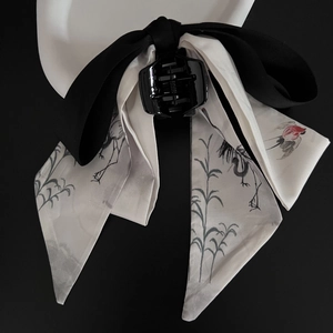 Eleganter Haarklammer mit chinesischer Tuschemalerei, Schleife und Kranichmuster