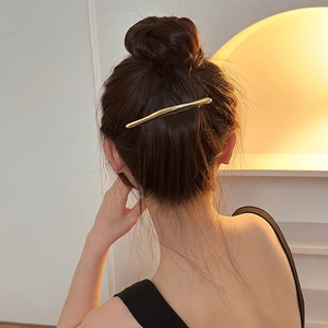 Minimalist Korean Style Metal Hair Clip For Women Elegant Streamlined Alloy Barrette Daily Fashion Updo Styling Hair Accessories