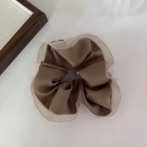 Chouchou oversize élégant en satin et organza avec bords à franges pour femmes
