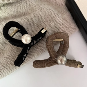 Elegant knit-wrapped pearl hair claw clip in black and brown for autumn winter styles