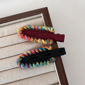 Knitted rainbow edge hair clips in dark red and black colors for autumn and winter styles