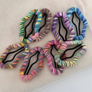 Set de 7 pinzas para el cabello BB de lana de colores hechas a mano en diversos patrones