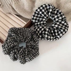 Vintage Houndstooth Tweed Fabric Scrunchies For Women Retro Plaid Oversized Hair Ties Autumn Winter Elegant Hair Accessories