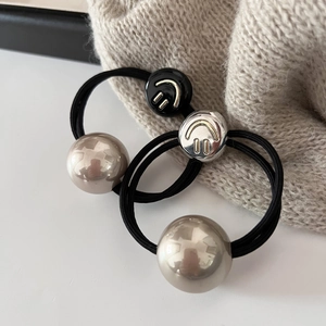 Élastiques à cheveux avec perle et pendentif smiley en métal pour femmes