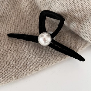 Elegant black velvet hair claw clip with large pearl accent for women hair accessories