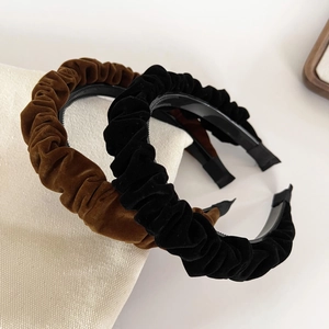 French vintage velvet pleated headband for women in black and brown with non-slip teeth