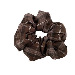 Vintage brown plaid scrunchie with high elasticity for versatile hair styling