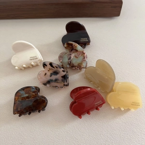 Vintage Small Acetate Heart Hair Claw Clip For Women Handmade Mini Heart Shape Hair Accessories Elegant French Style Hairclip