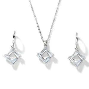 Elegantes Set aus Halskette und Ohrringen mit quadratischen Baguette-Zirkonia-Anhängern