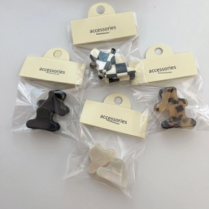 Mini pinces à cheveux en acétate à damier et écaille de tortue avec emballage carton