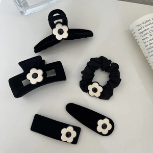 Black Velvet Flocked Hair Clip Scrunchie Set Korean Vintage Creamy Flower Design Elegant Hair Accessories For Women Daily Wear