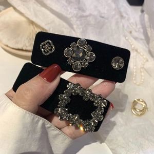 Baroque Black Velvet Hair Clip With Rhinestone Square Buckle Retro Side Clip Hair Accessory For Women Elegant Headwear
