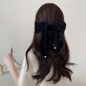 Vintage oversized black velvet hair bow clip with elegant pearls for women hairstyle