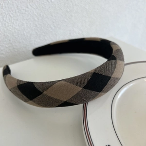 Vintage British plaid padded headband with wide sponge design in brown and beige