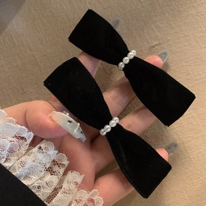 Vintage French Style Black Velvet Bow Hair Clip With Faux Artificial Pearl Elegant Duckbill Clip Handmade Hair Accessory For Women