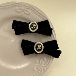 French Vintage Velvet Bow Hair Clip For Women Embossed Rose Faux Artificial Pearl Duckbill Side Clip Elegant Hair Accessories