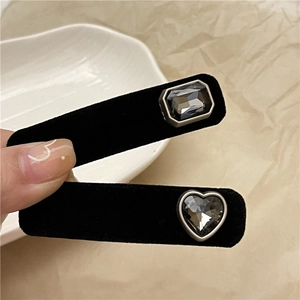 Vintage French Black Velvet Hair Clip With Heart Square Grey Rhinestone Geometric Side Clip For Women Daily Decor Hairpin