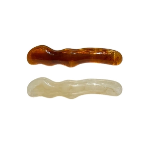 Pinces à cheveux vagues irrégulières en acrylique, coloris écaille et crème marbré