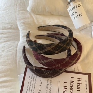 British style plaid headband set in dark green and burgundy wool for autumn fashion