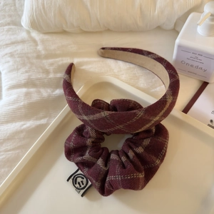 Vintage British Plaid Hair Accessories Set For Women Fabric Plaid Scrunchie And Handmade Headband Retro Headwear Gift