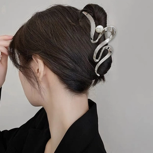 Minimalist Wave Line Metal Hair Claw Clip With Artificial Pearl Elegant Alloy Hair Accessory For Women Gold Silver Shark Clip
