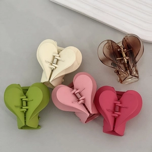 French Sweet Double Heart Acrylic Hair Claw Clip For Women Matte Transparent Heart Shape Shark Clip Hair Accessory
