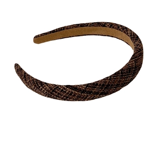 Vintage brown plaid sponge headband with woven texture for a high-volume hair look