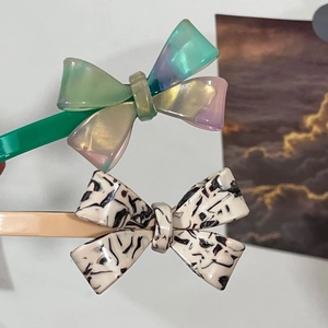 Barrettes à cheveux élégantes en acétate avec nœuds en dégradé et motifs de marbre