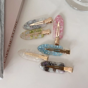 Set of 6 mosaic acetate seamless hair clips in pastel colors with gold metal base