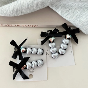 Pince à Cheveux Élégante Française Nœud en Satin Noir Künstliche Perles de Cœur et Strass Barrette pour Femme Accessoires