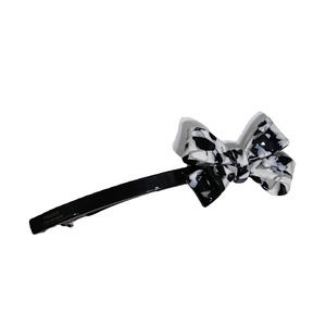 Barrette à cheveux élégante faite main en acétate avec motif de nœud en marbre noir et blanc