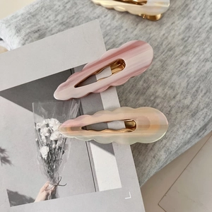 Barrettes à cheveux chic en acétate avec dégradé marbré rose champagne et base dorée