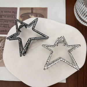 Korean Minimalist Star Hair Claw Clip For Women Alloy Rhinestone Hammered Texture Star Shape Shark Clip Hair Accessory