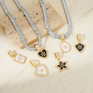Colliers pendentifs flocon de neige minimalistes avec chaînes tennis argentées et zircons